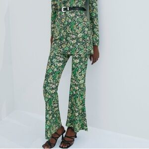 💕 ZARA green floral flare pants size M stretch pull on bohemian